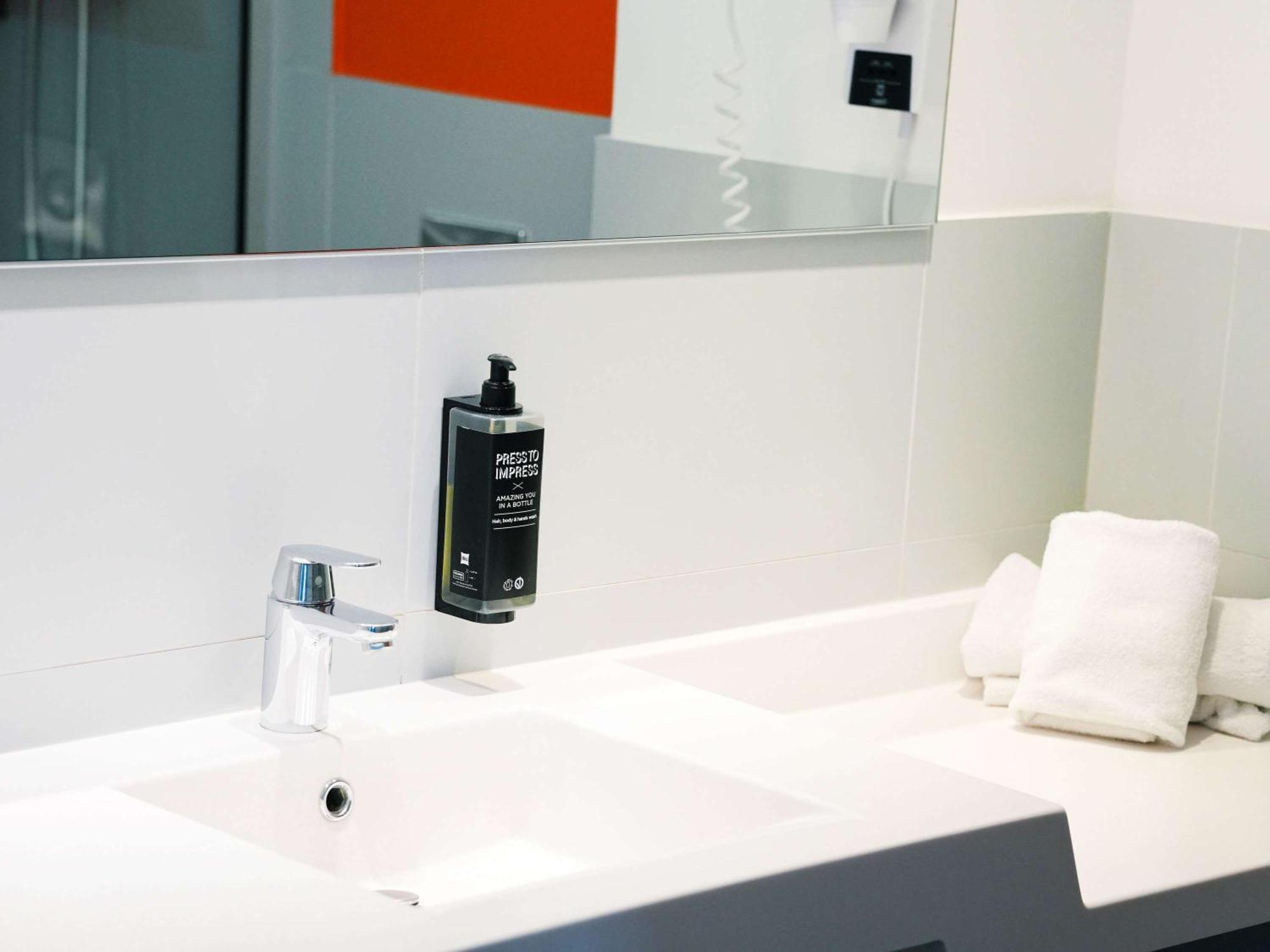 Ibis Styles Caen Centre Gare Ξενοδοχείο Εξωτερικό φωτογραφία