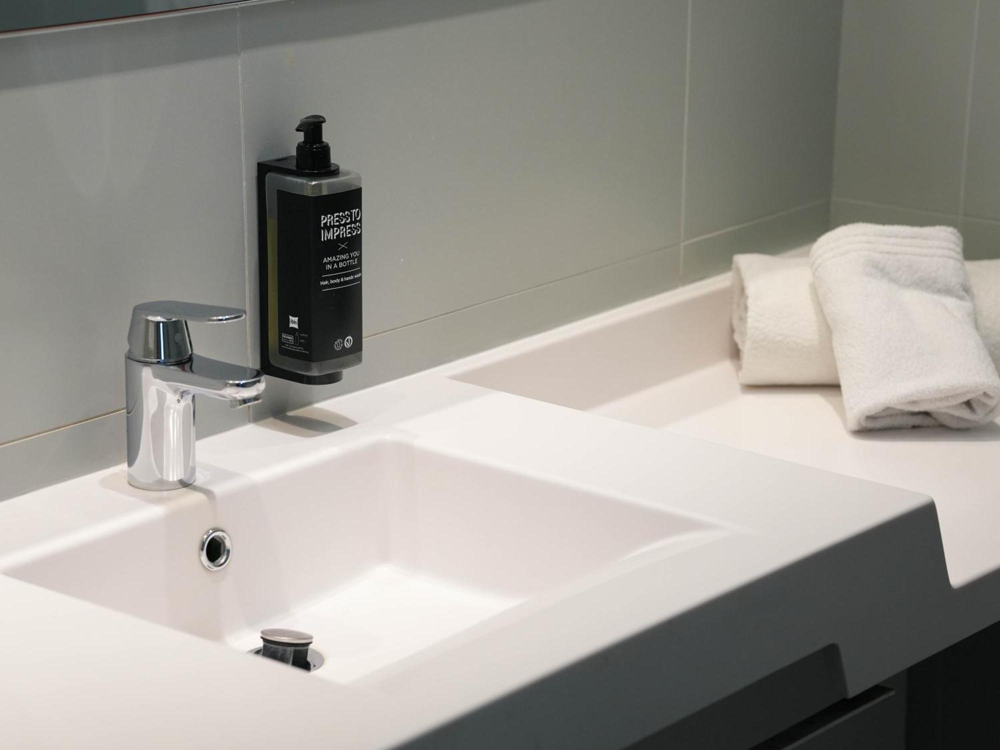 Ibis Styles Caen Centre Gare Ξενοδοχείο Εξωτερικό φωτογραφία