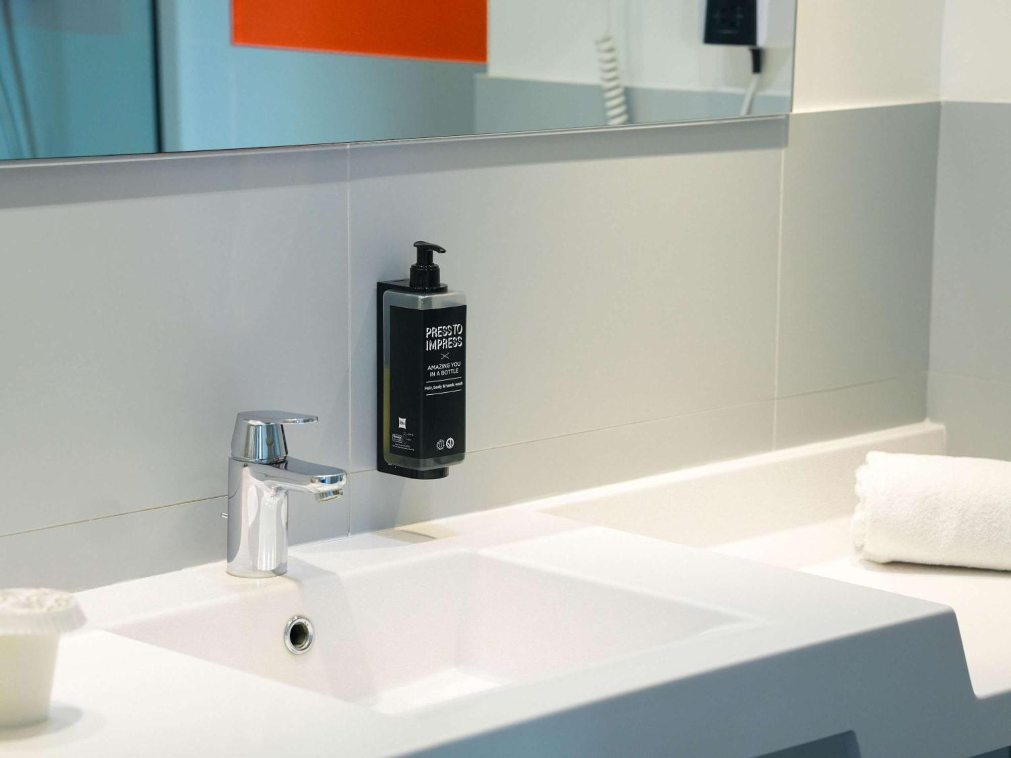 Ibis Styles Caen Centre Gare Ξενοδοχείο Εξωτερικό φωτογραφία