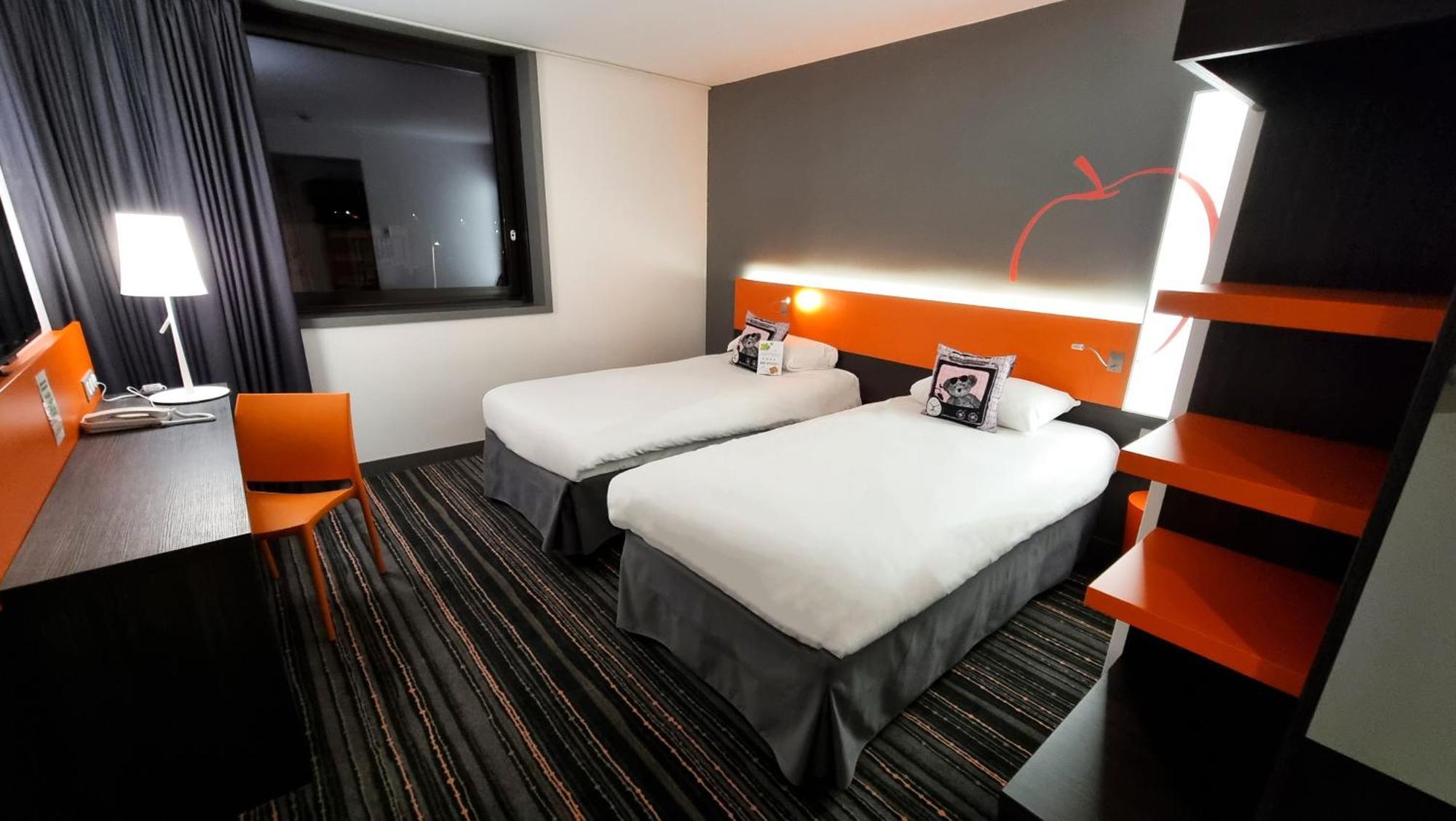 Ibis Styles Caen Centre Gare Ξενοδοχείο Εξωτερικό φωτογραφία